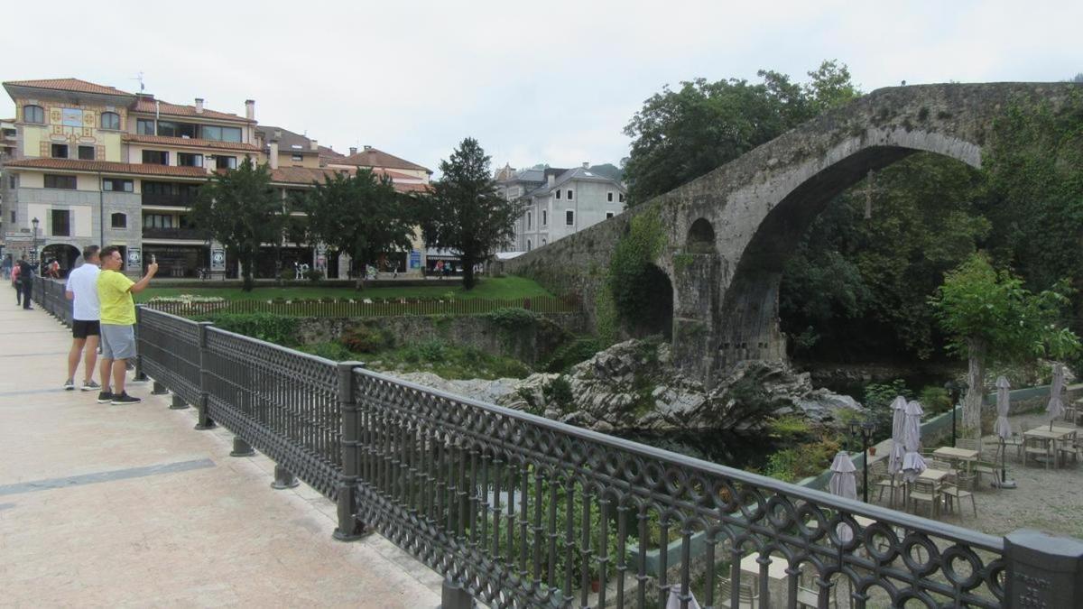 Apartamento Con Terraza Al Puente Romano Onís Extérieur photo